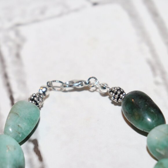 Beautiful natural green stone and silver beaded bracelet 7" NWOT - Picture 3 of 6